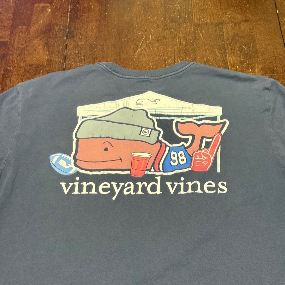 Vineyard Vines Long Sleeve T-Shirt Mens XLT Blue Tailgate Whale Graphic Pocket